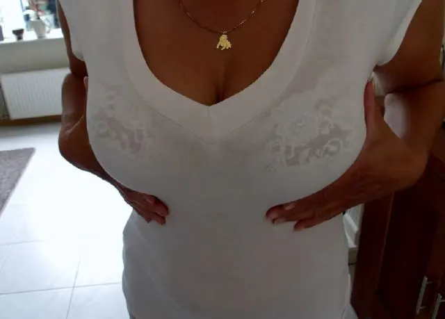 Nicole18 image 0